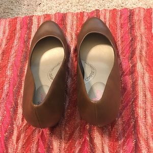 Brown wedge close toe shoes!